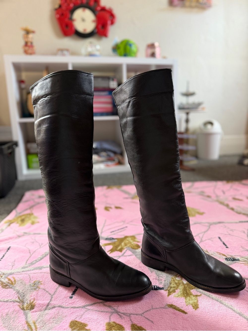 Vintage Roots Black Knee-High Leather Heeled Boots
